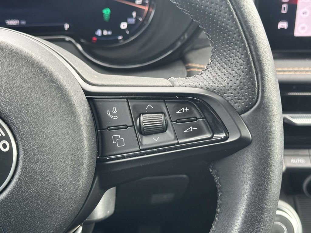 Used 2024 Alfa Romeo Tonale Ti image 25