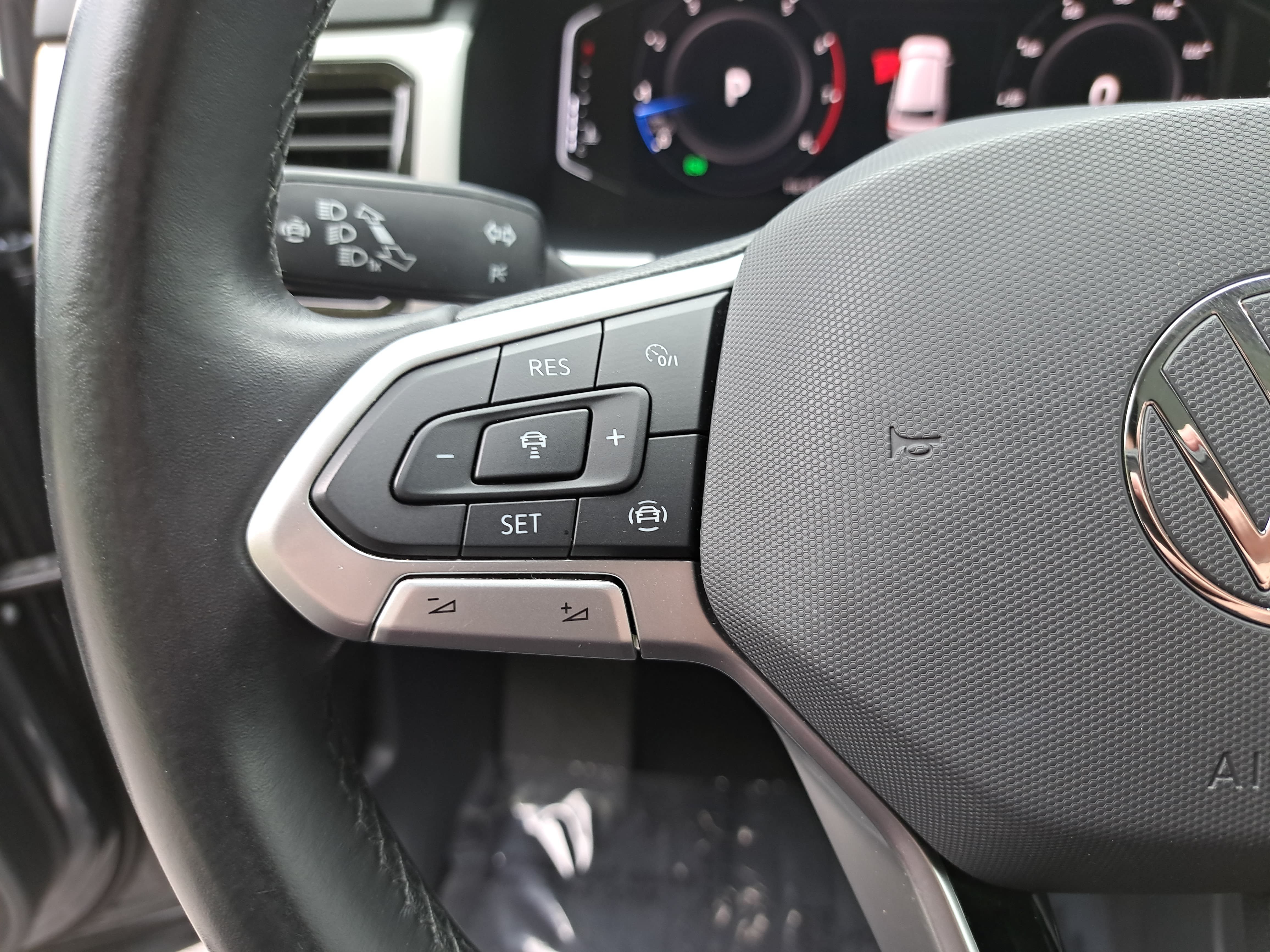 Used 2021 Volkswagen Atlas SEL AWD/4WD image 19