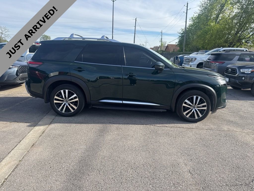 Certified 2023 Nissan Pathfinder Platinum w/ Black Appearance Package image 4