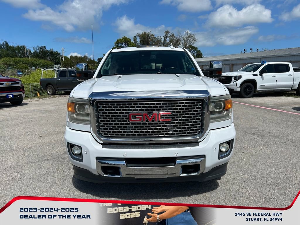Used 2015 GMC Sierra 2500 Denali w/ Duramax Plus Package AWD/4WD image 2