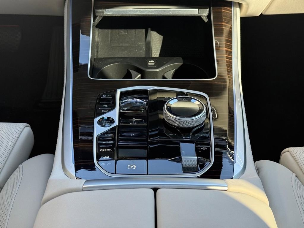 Certified 2025 BMW X5 xDrive50e w/ Executive Package image 13
