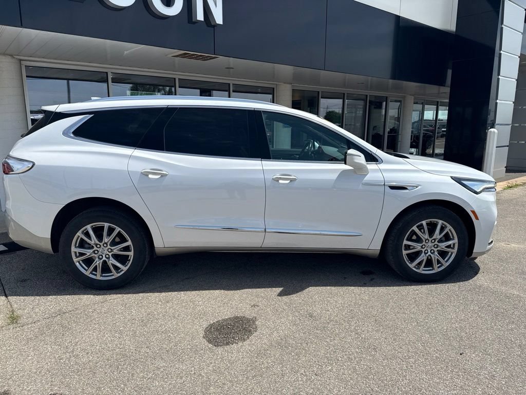 Used 2023 Buick Enclave Essence w/ Experience Buick Package FWD image 5