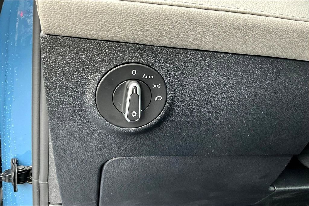 New 2026 Volkswagen Taos S image 15