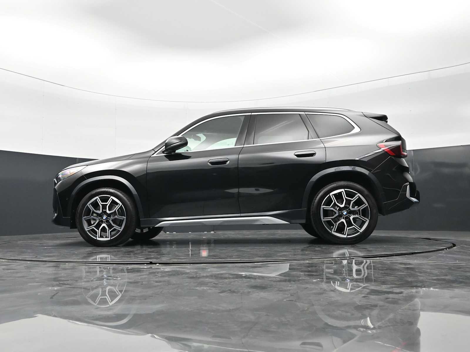 Used 2026 BMW X1 xDrive28i w/ Convenience Package AWD/4WD image 32