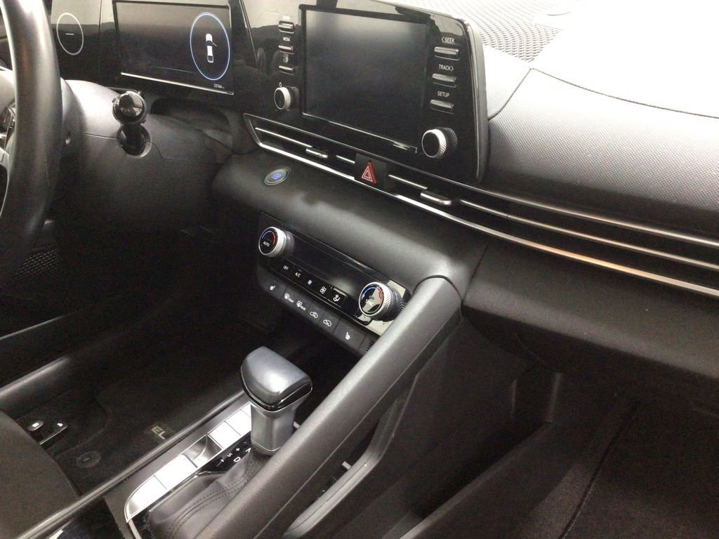 Used 2021 Hyundai Elantra SEL w/ Convenience + Premium Package image 30