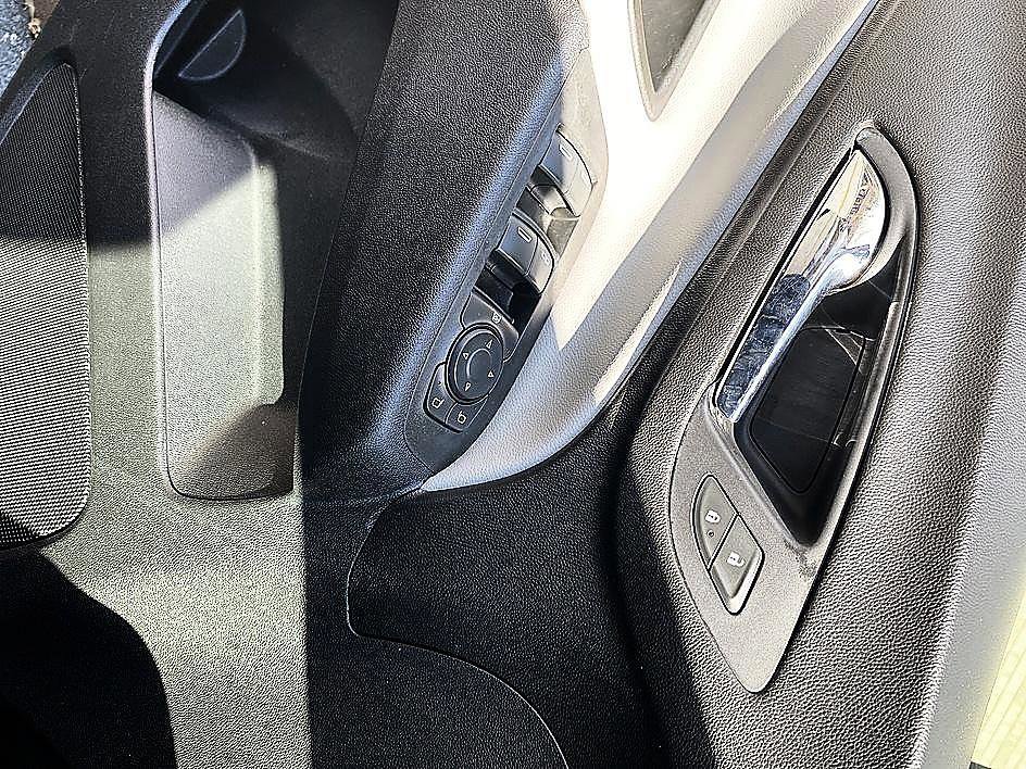 Used 2020 Chevrolet Equinox LS image 10