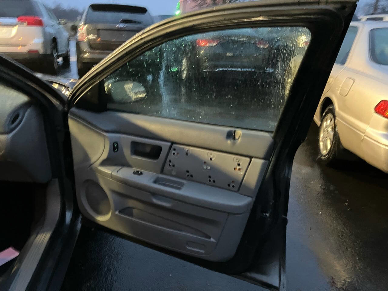 Used 2004 Ford Taurus SE image 19