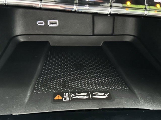 Certified 2025 Chevrolet Traverse RS image 45