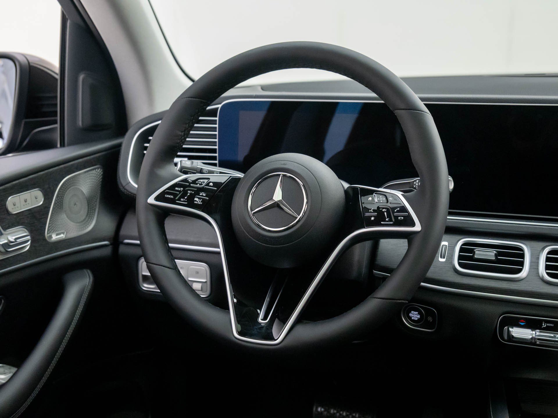 New 2026 Mercedes-Benz GLS 450 4MATIC image 11