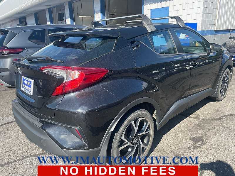 Used 2019 Toyota C-HR XLE FWD image 4