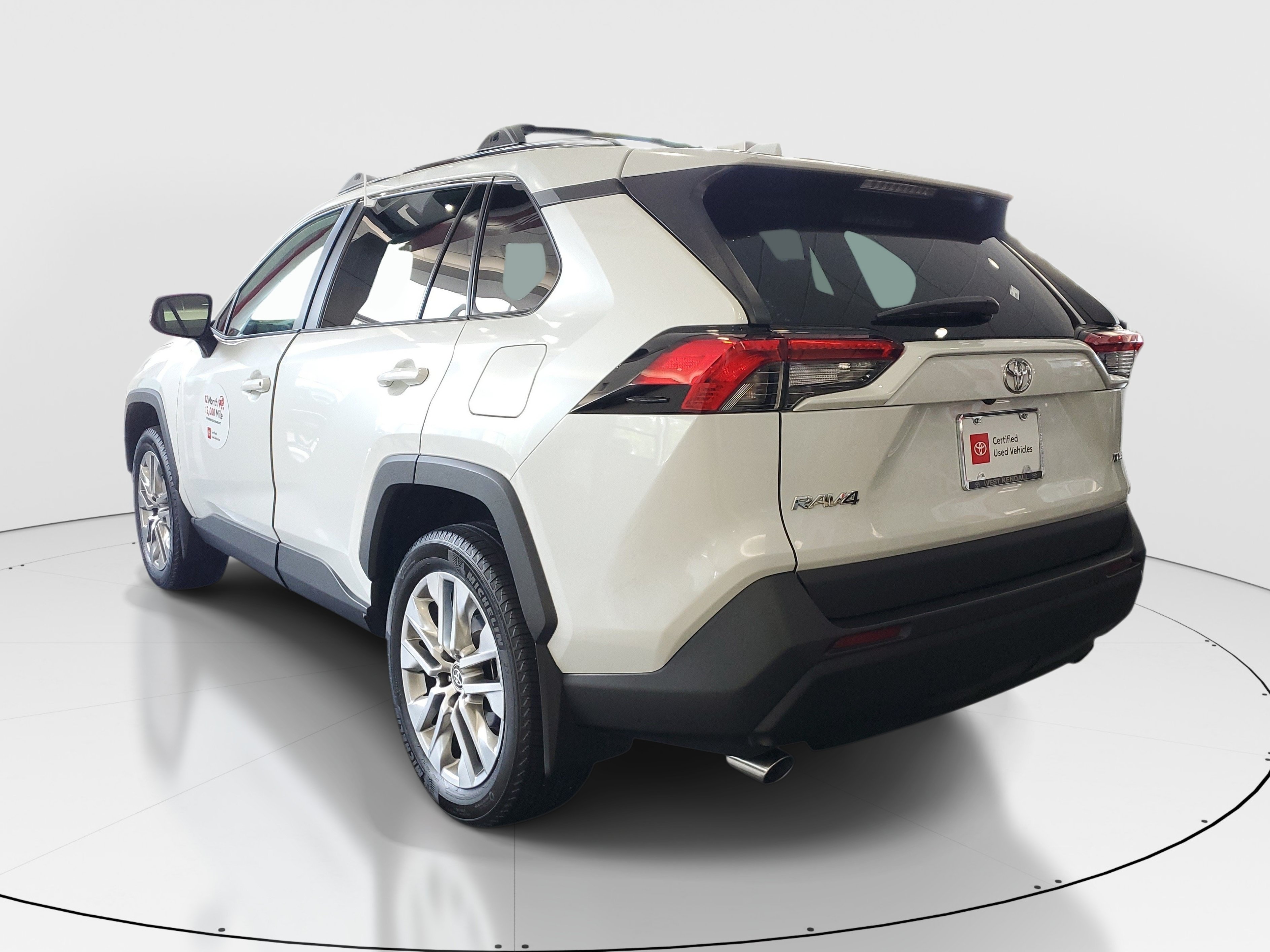 Used 2024 Toyota RAV4 XLE Premium FWD image 4