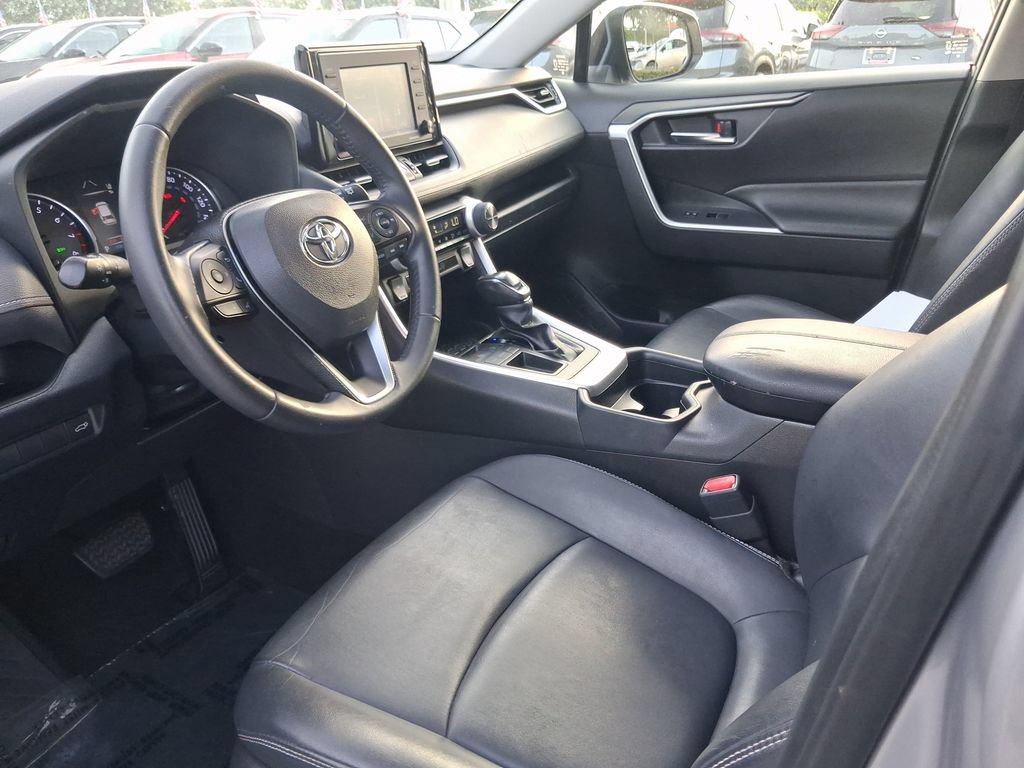 Used 2020 Toyota RAV4 XLE Premium FWD image 13