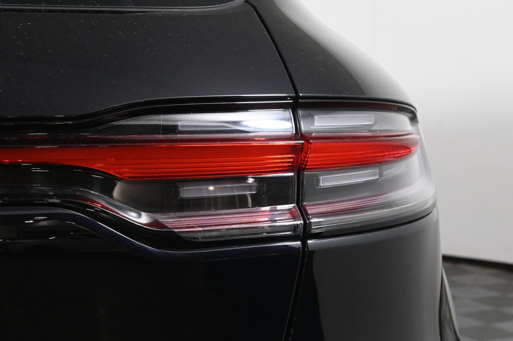 Used 2025 Porsche Macan S AWD/4WD image 13