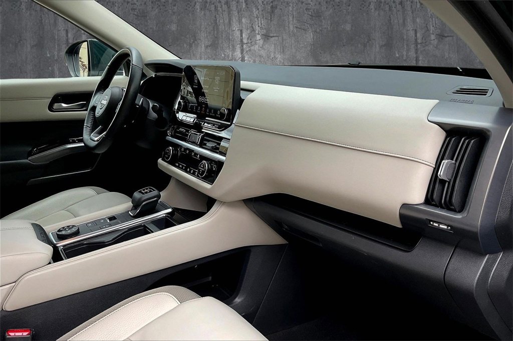 Used 2022 Nissan Pathfinder SL image 21