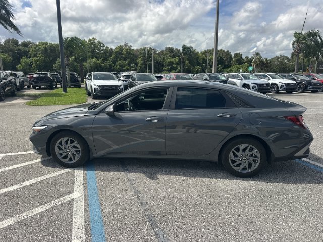Certified 2024 Hyundai Elantra SEL FWD image 9