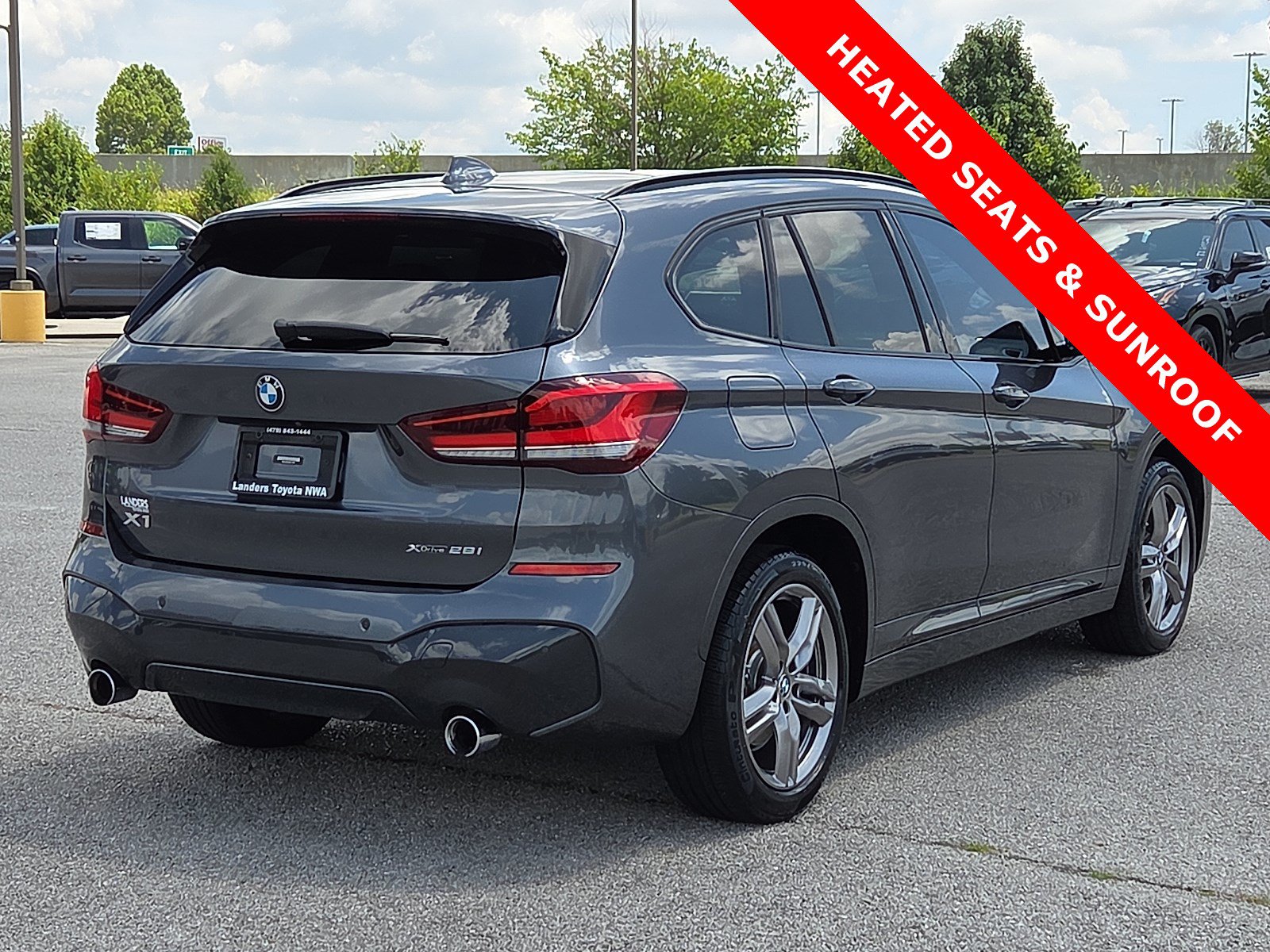 Used 2022 BMW X1 xDrive28i w/ M Sport Package AWD/4WD image 5