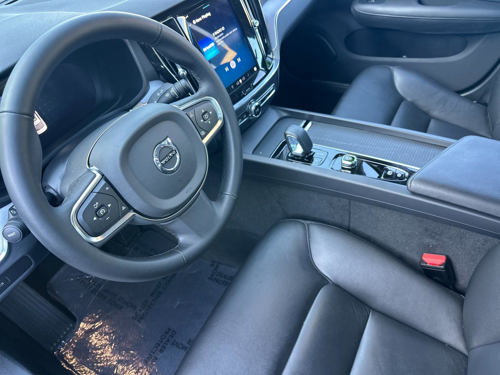 Used 2025 Volvo S60 B5 Core image 10