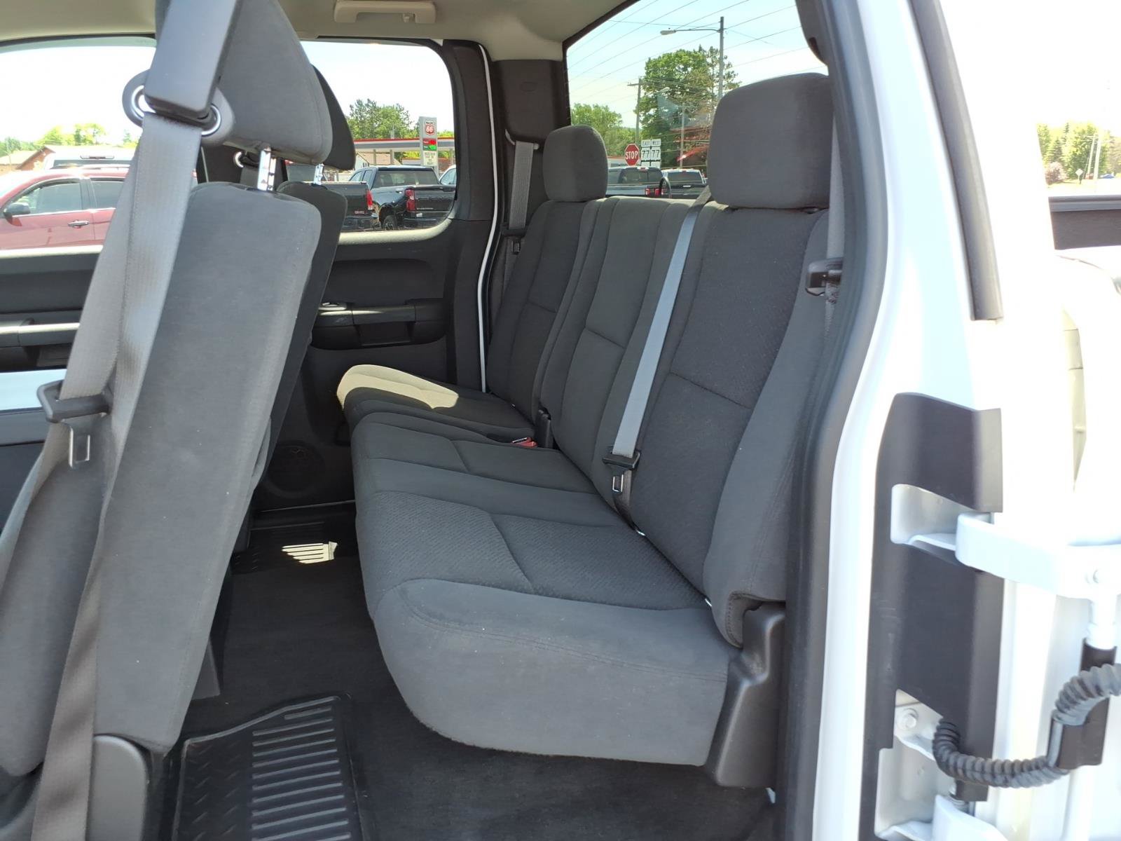 Used 2008 Chevrolet Silverado 2500 LT w/ 1LT Convenience Package AWD/4WD image 14