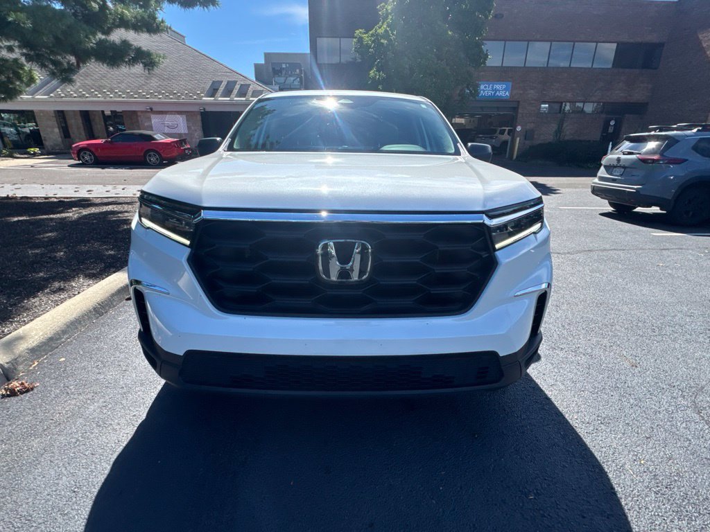 Certified 2024 Honda Pilot LX image 3