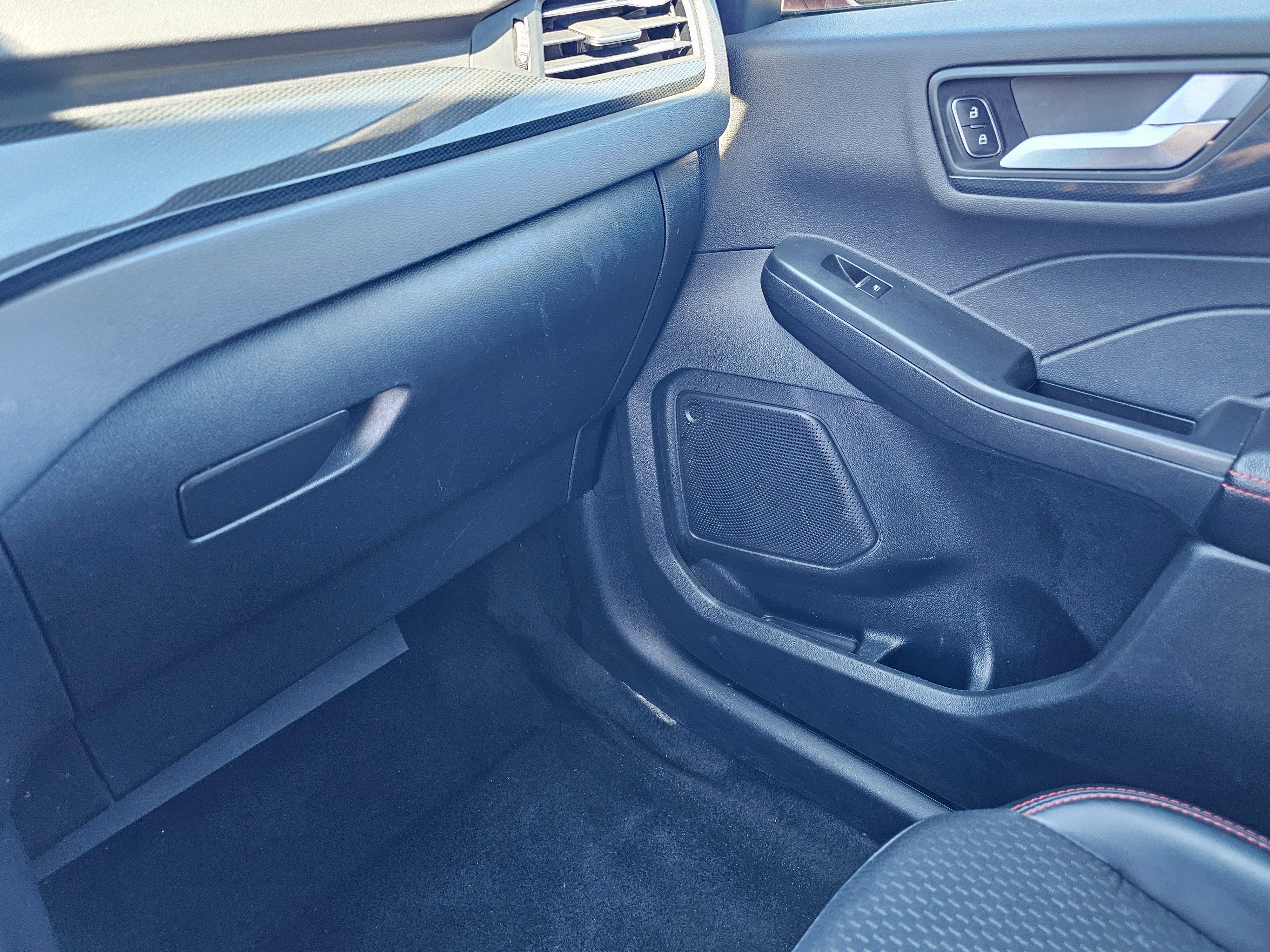 Used 2025 Ford Escape ST-Line w/ Tech Pack #1 FWD image 27