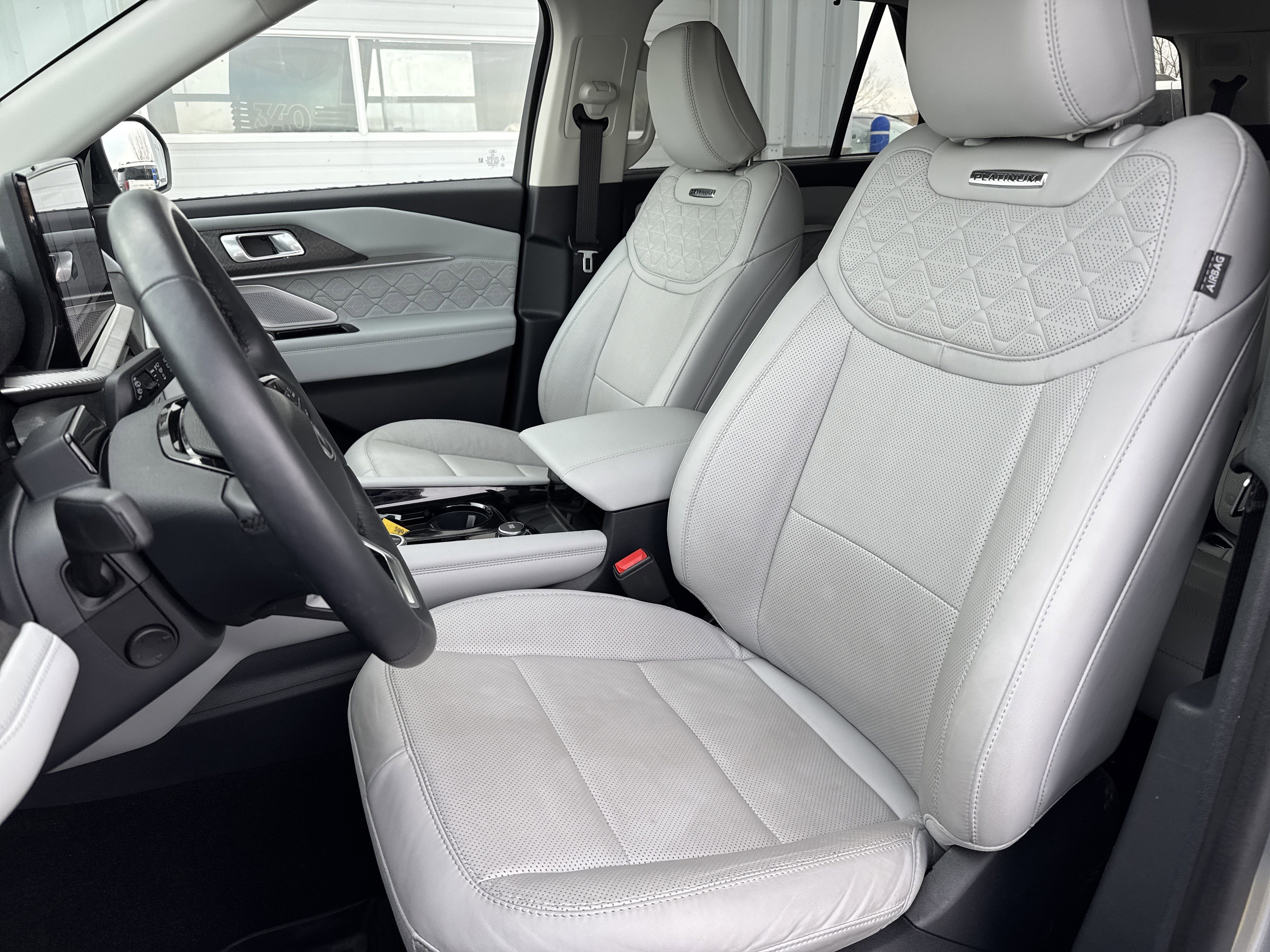 Used 2025 Ford Explorer Platinum w/ Ultimate Package image 19