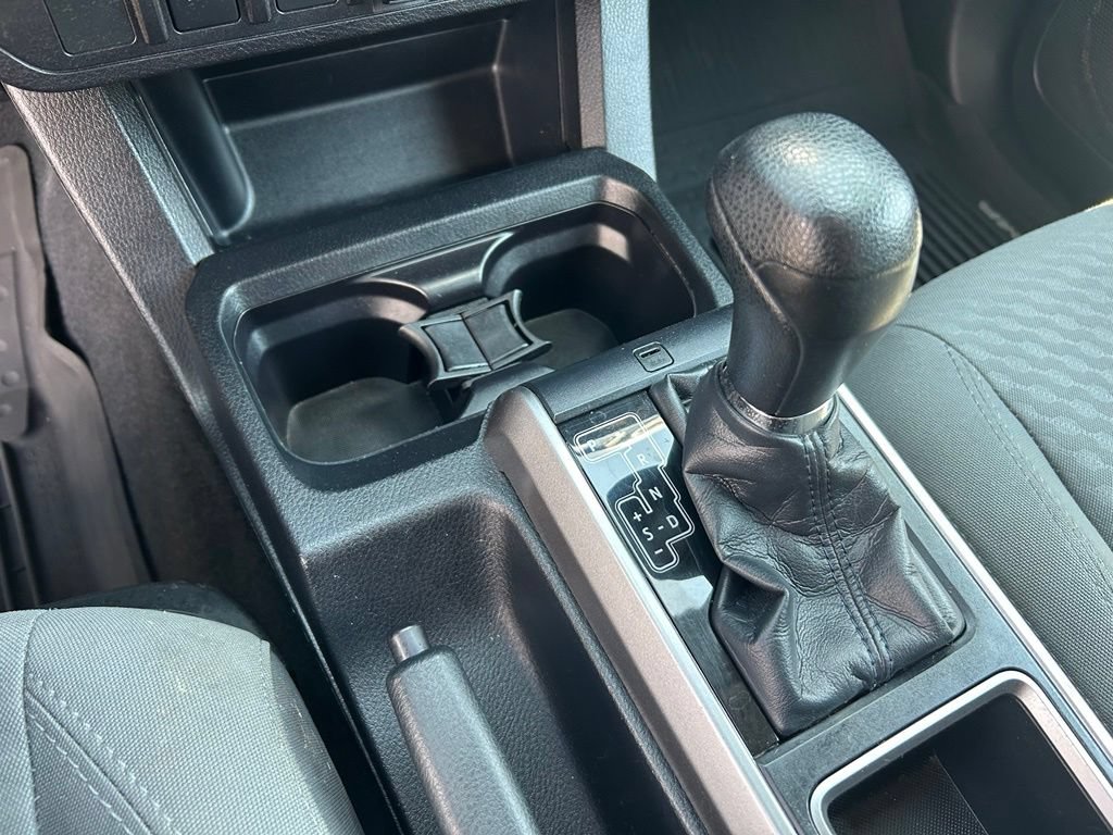 Used 2020 Toyota Tacoma SR5 AWD/4WD image 21