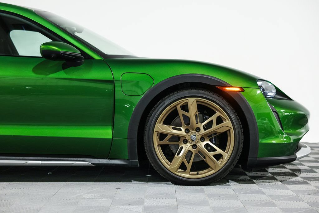 Used 2023 Porsche Taycan 4S AWD/4WD image 3