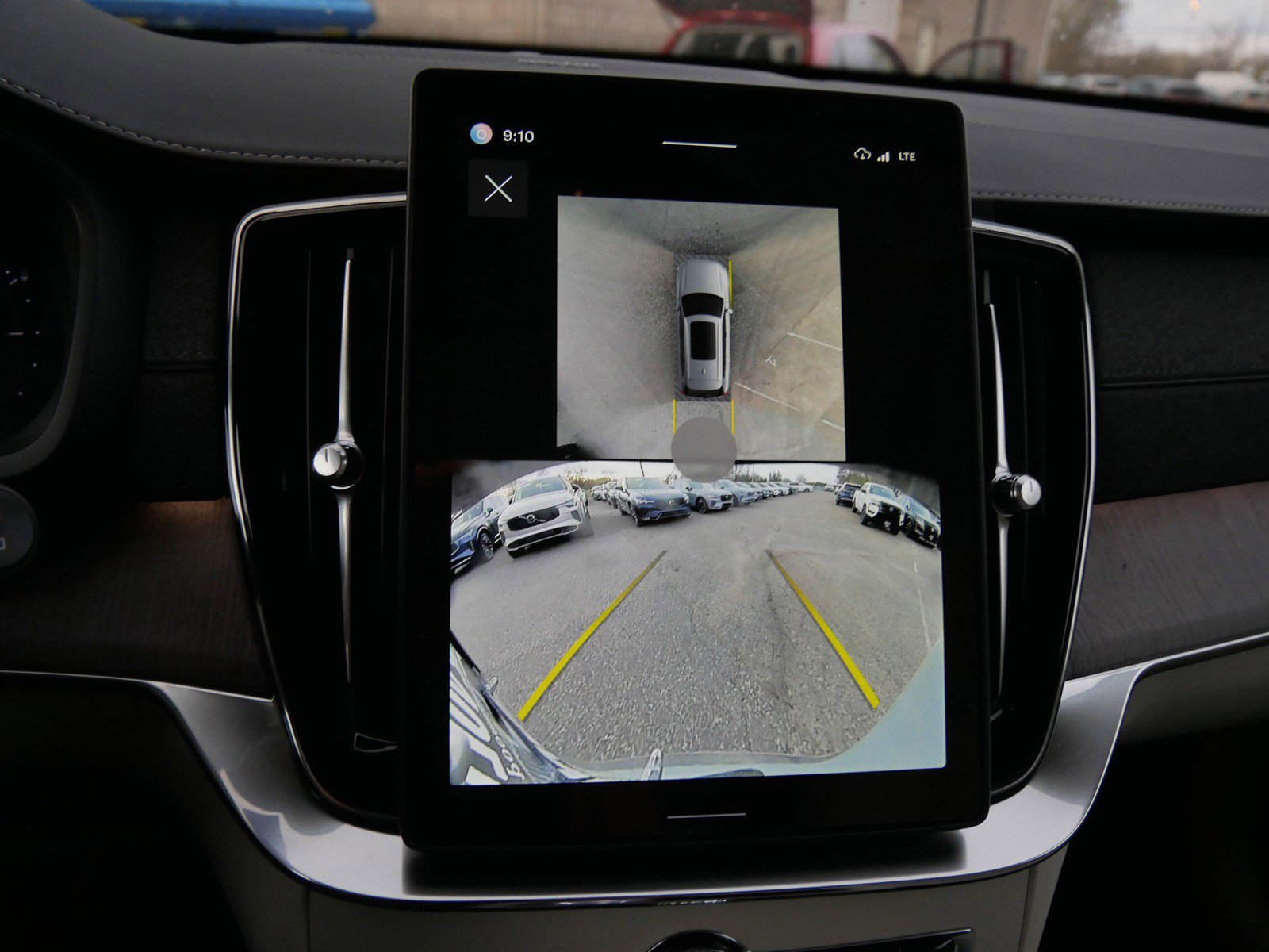 New 2026 Volvo XC90 T8 Ultra w/ Protection Package Premier image 10