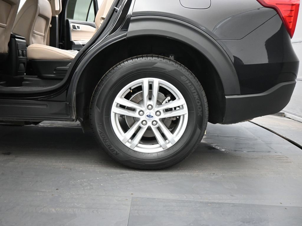 Used 2024 Ford Explorer XLT w/ Equipment Group 202A image 21