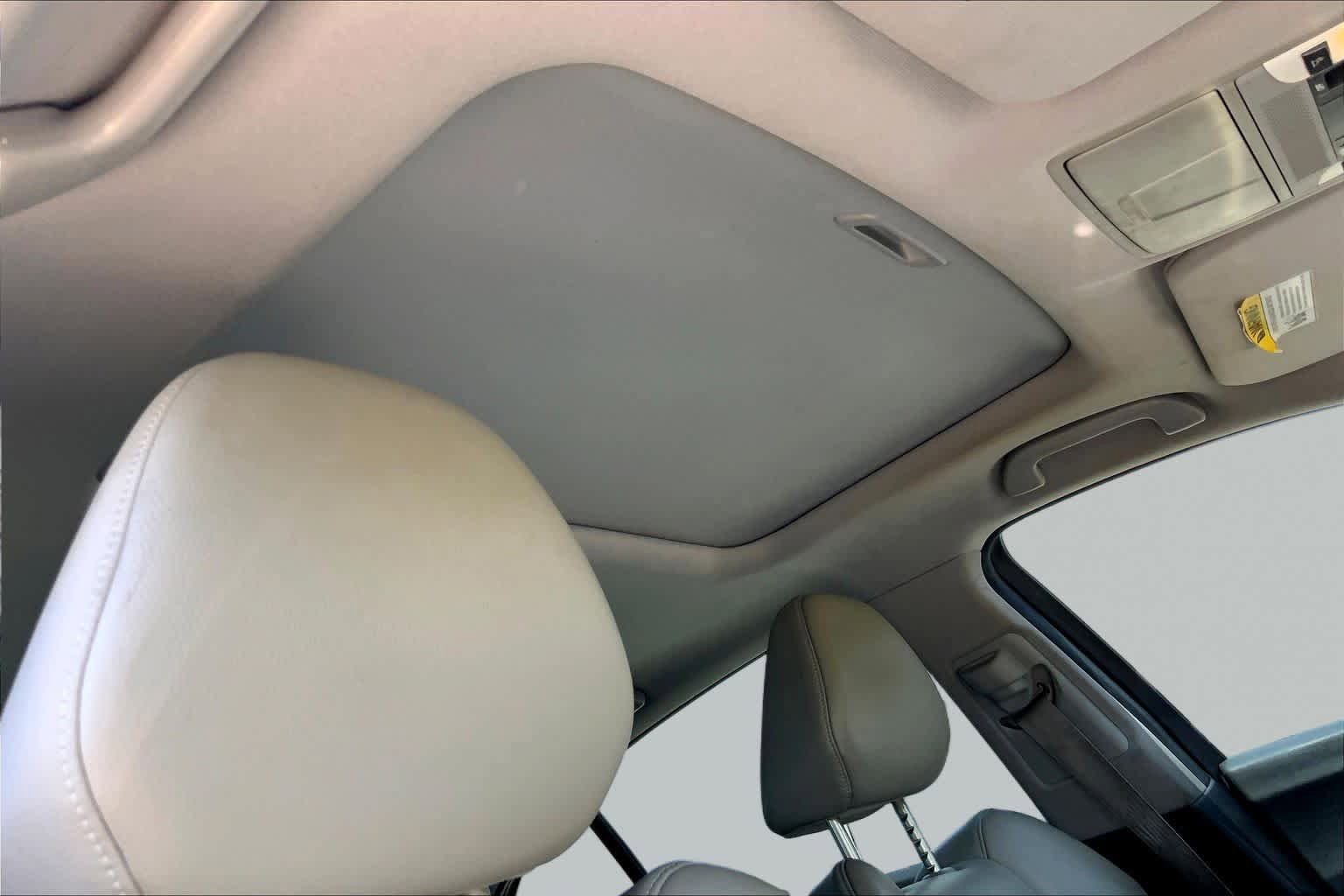 Used 2017 Acura TLX FWD image 14