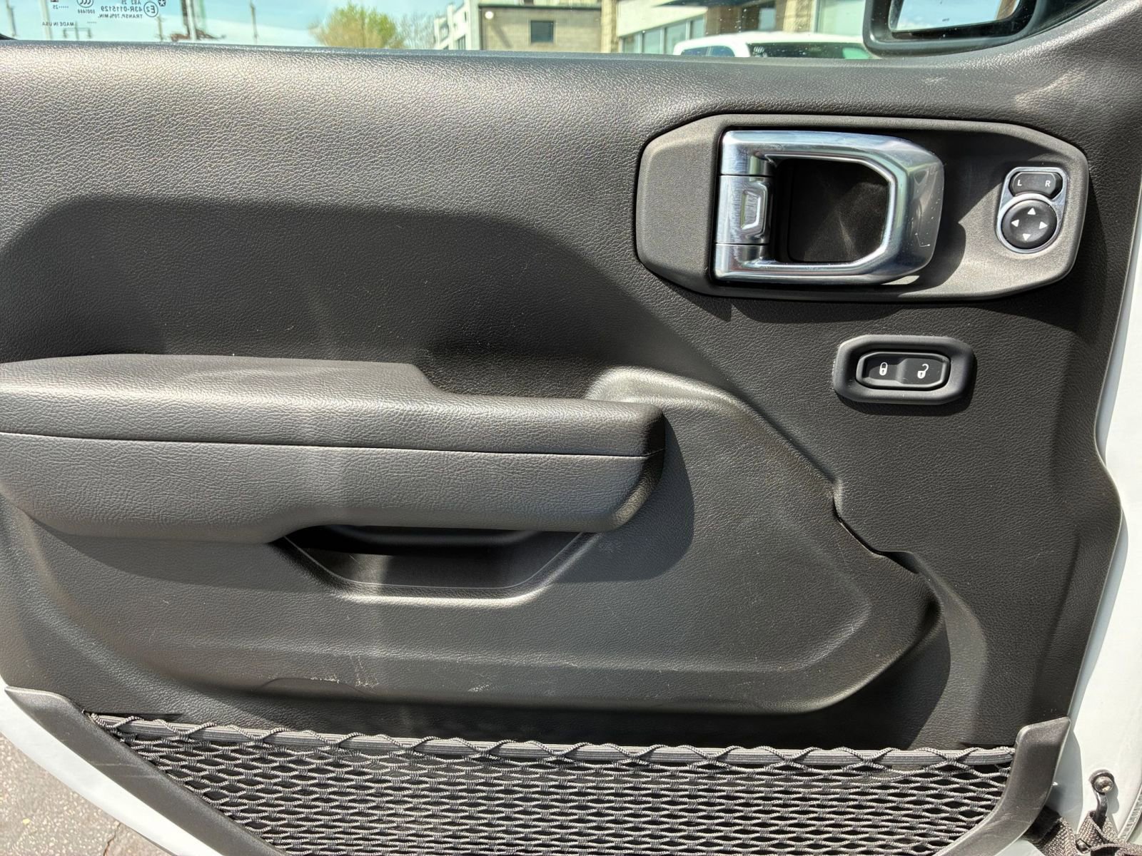 Used 2025 Jeep Wrangler Sport S image 18