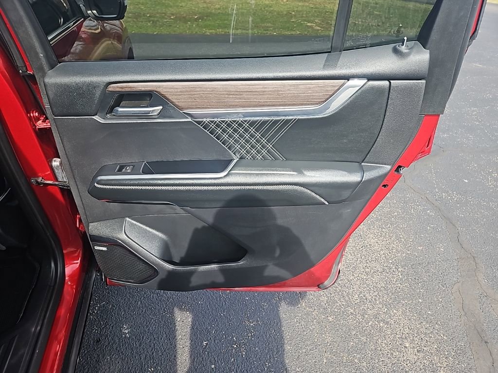 Used 2024 GMC Acadia Denali w/ LPO, Floor Liner Package image 32