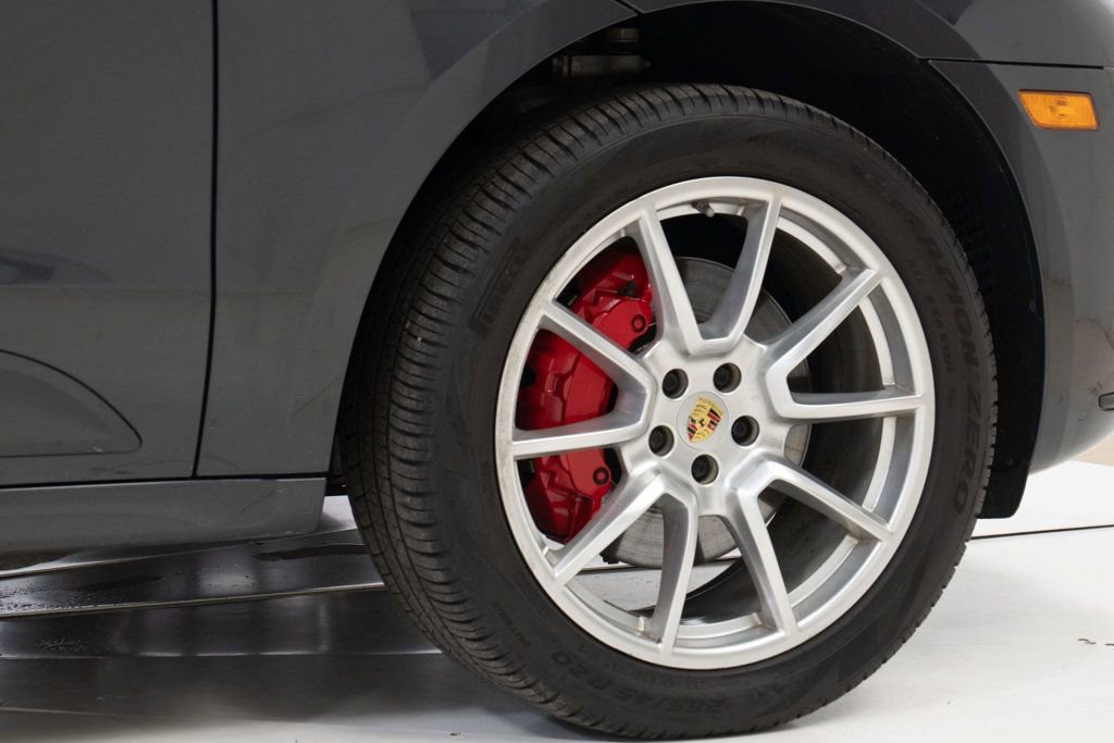 Used 2017 Porsche Macan Turbo image 24