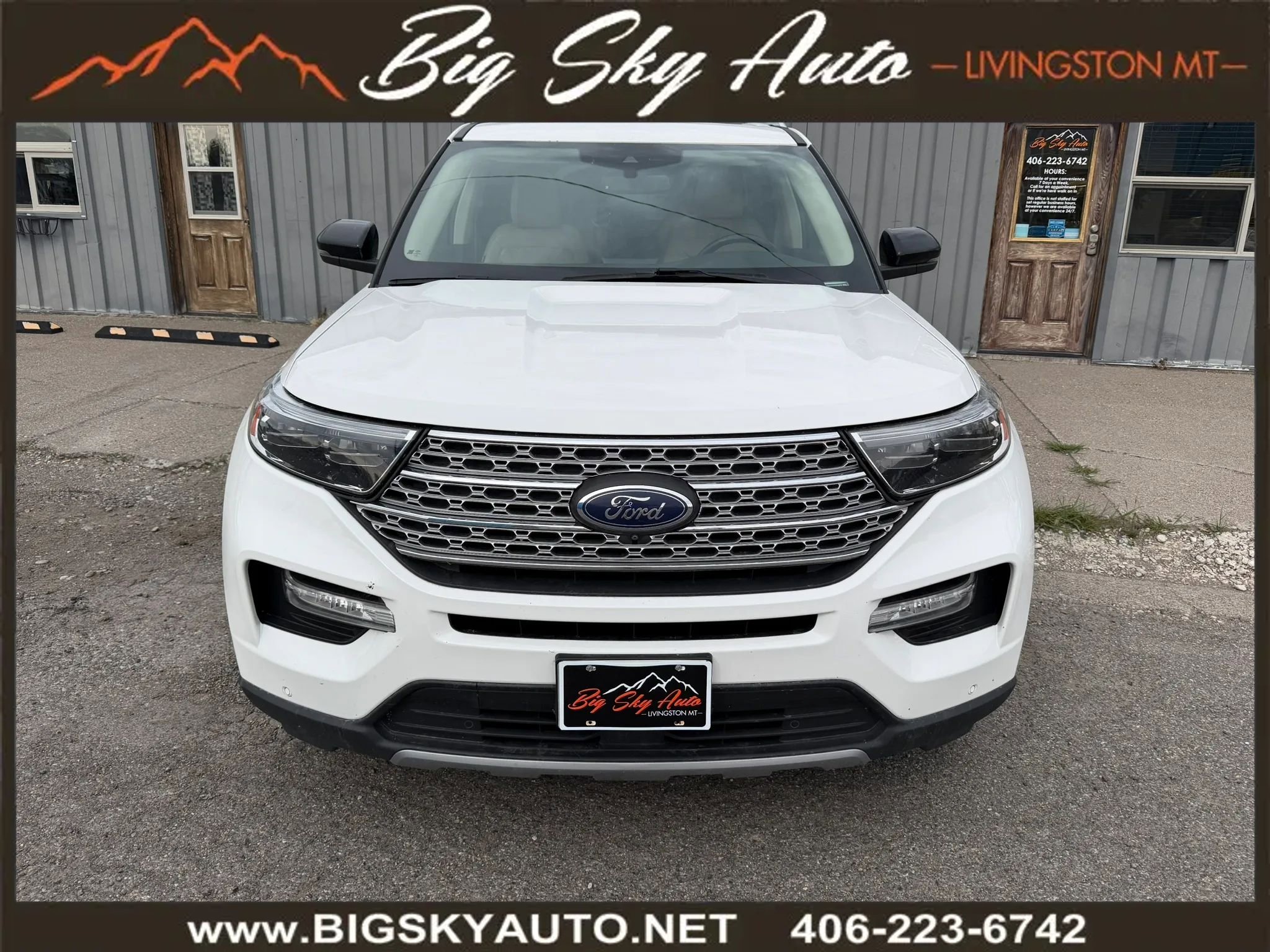Used 2021 Ford Explorer Limited w/ Equipment Group 301A AWD/4WD image 2