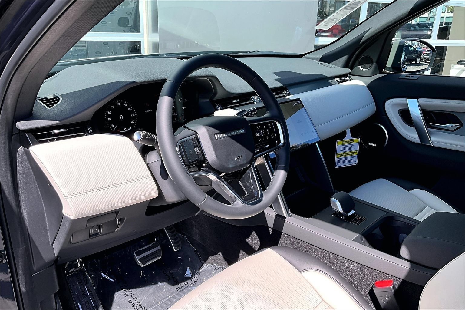 New 2026 Land Rover Discovery Sport Landmark AWD/4WD image 6