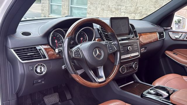 Used 2017 Mercedes-Benz GLS 550 4MATIC image 28