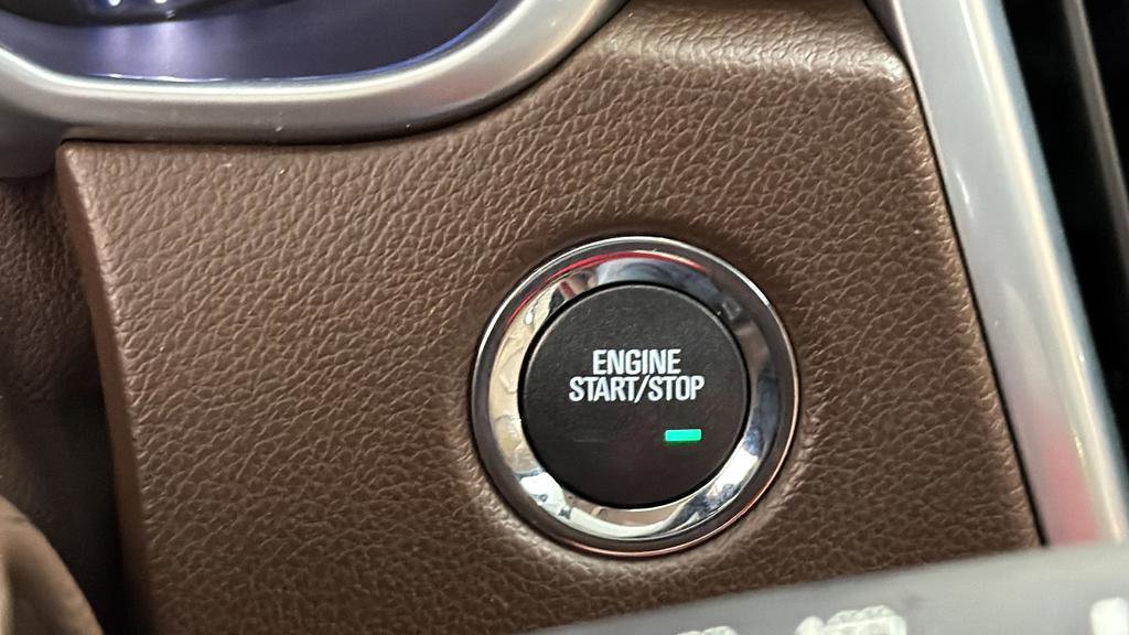 Used 2014 Cadillac SRX Luxury w/ Driver Awareness Package image 24