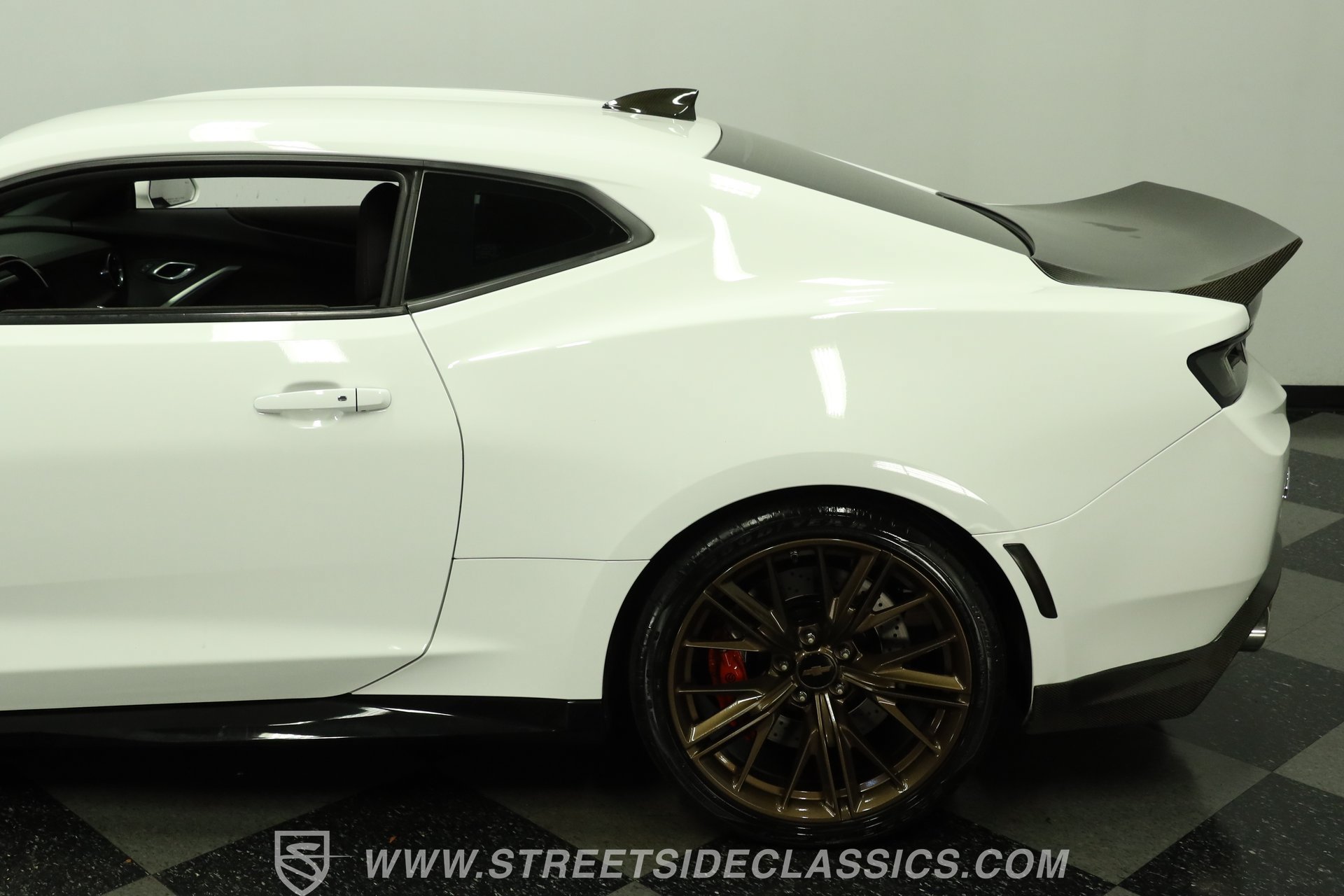 Used 2018 Chevrolet Camaro ZL1 RWD image 24