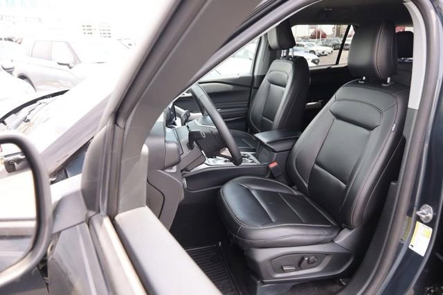 Certified 2024 Ford Explorer XLT w/ Equipment Group 202A AWD/4WD image 9