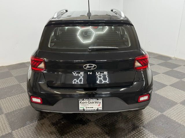 Certified 2023 Hyundai Venue SEL w/ Cargo Package image 11