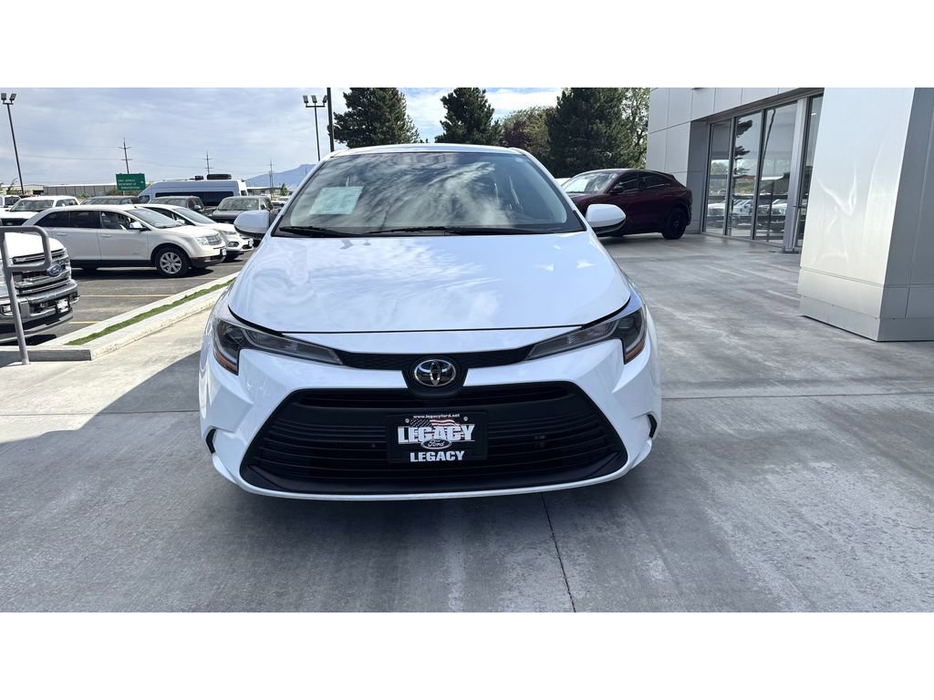Used 2024 Toyota Corolla LE image 2