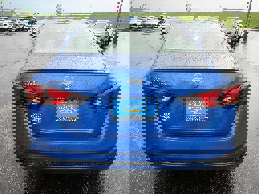 Used 2025 Nissan Altima 2.5 SV image 4