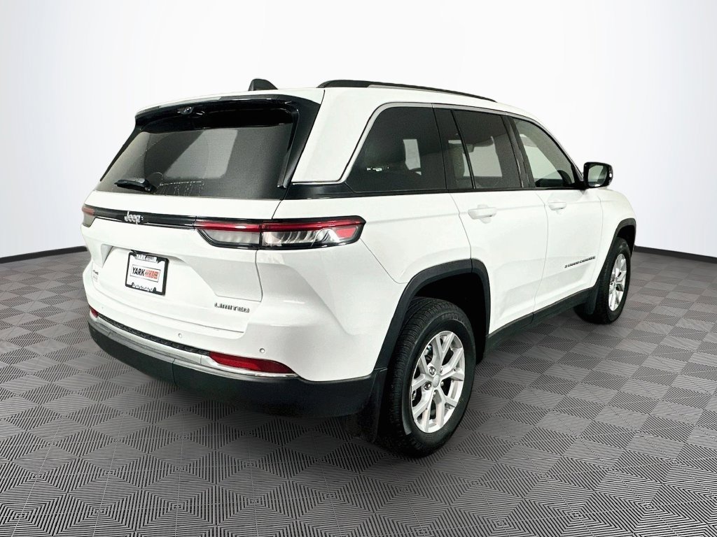 Used 2023 Jeep Grand Cherokee Limited w/ Luxury Tech Group II AWD/4WD image 9