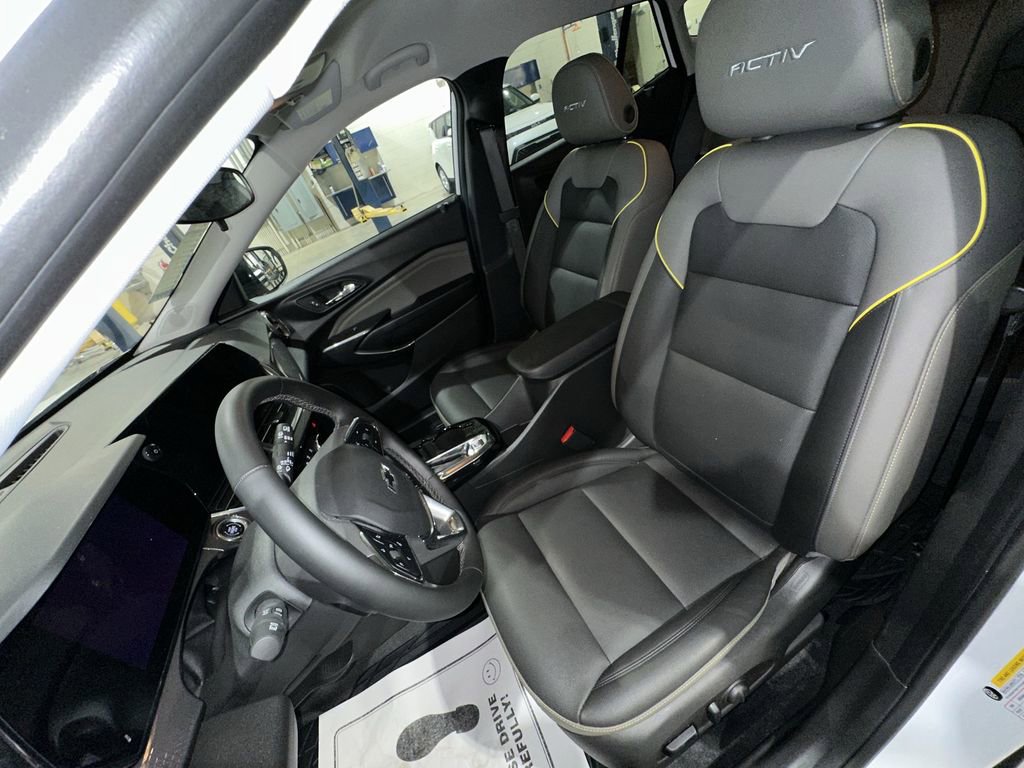 Used 2025 Chevrolet Trax ACTIV w/ Driver Confidence Package image 13