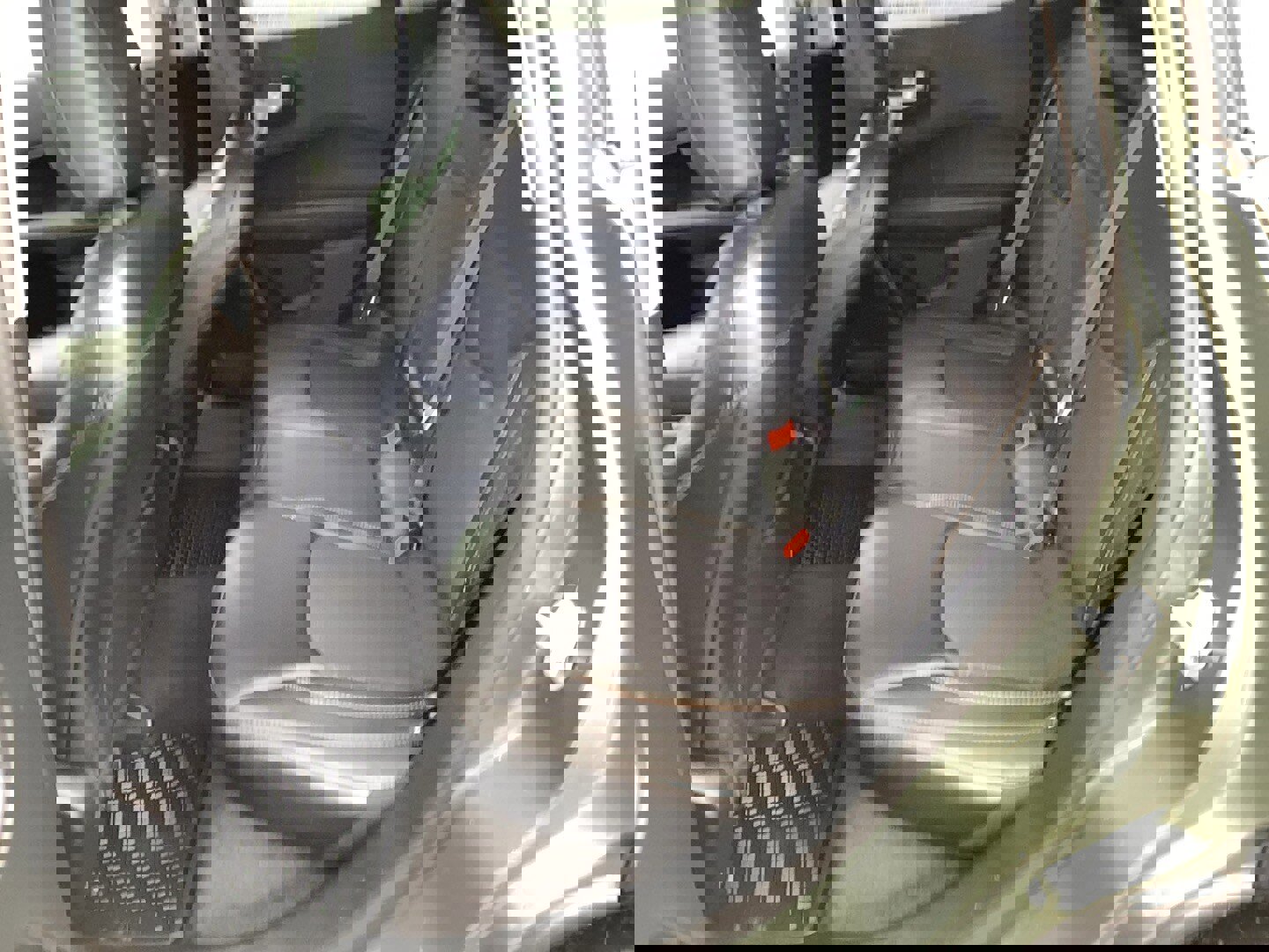 Certified 2018 Jeep Compass Latitude w/ Cold Weather Group image 8