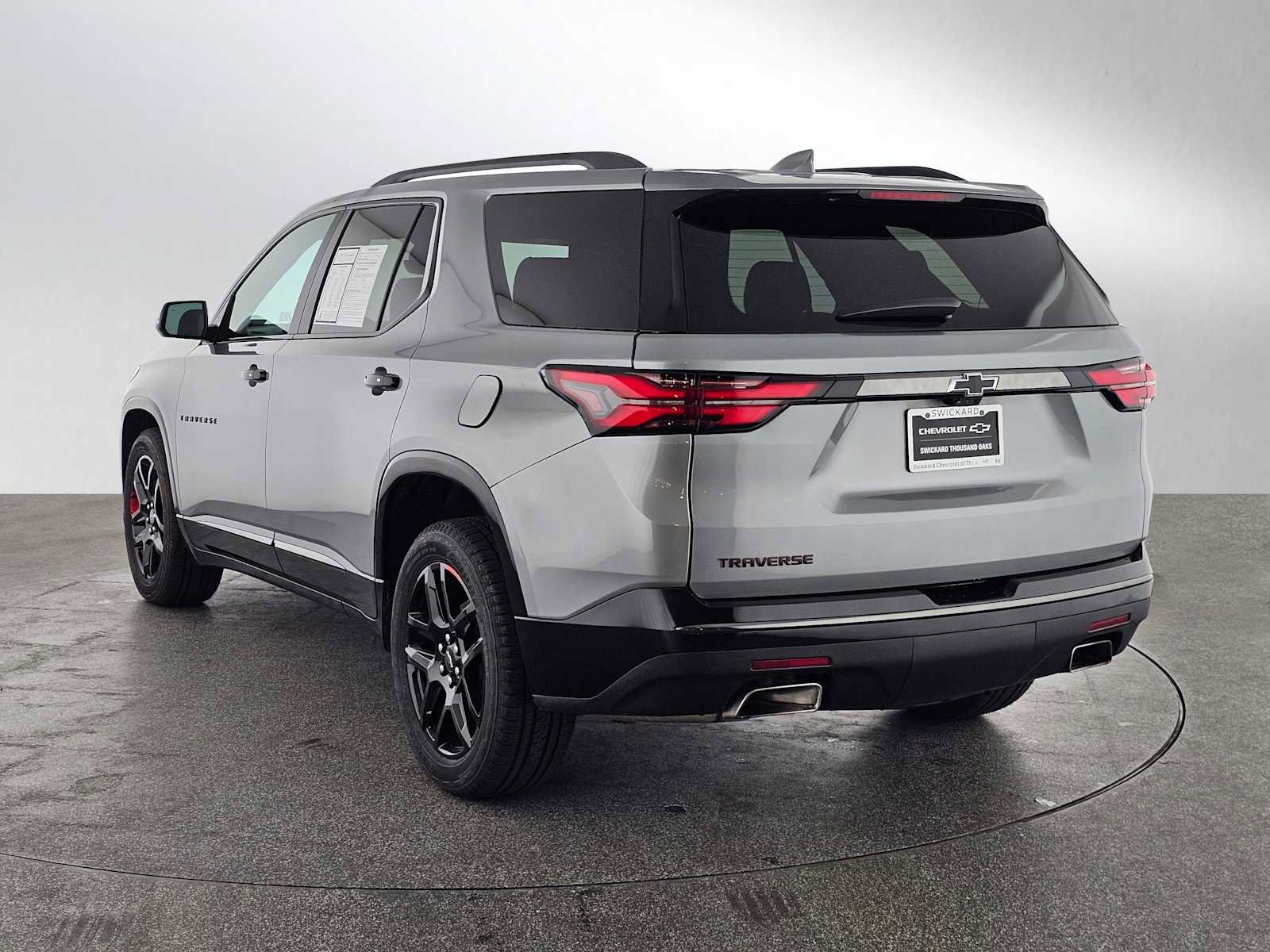 Used 2023 Chevrolet Traverse Premier w/ Redline Edition image 5