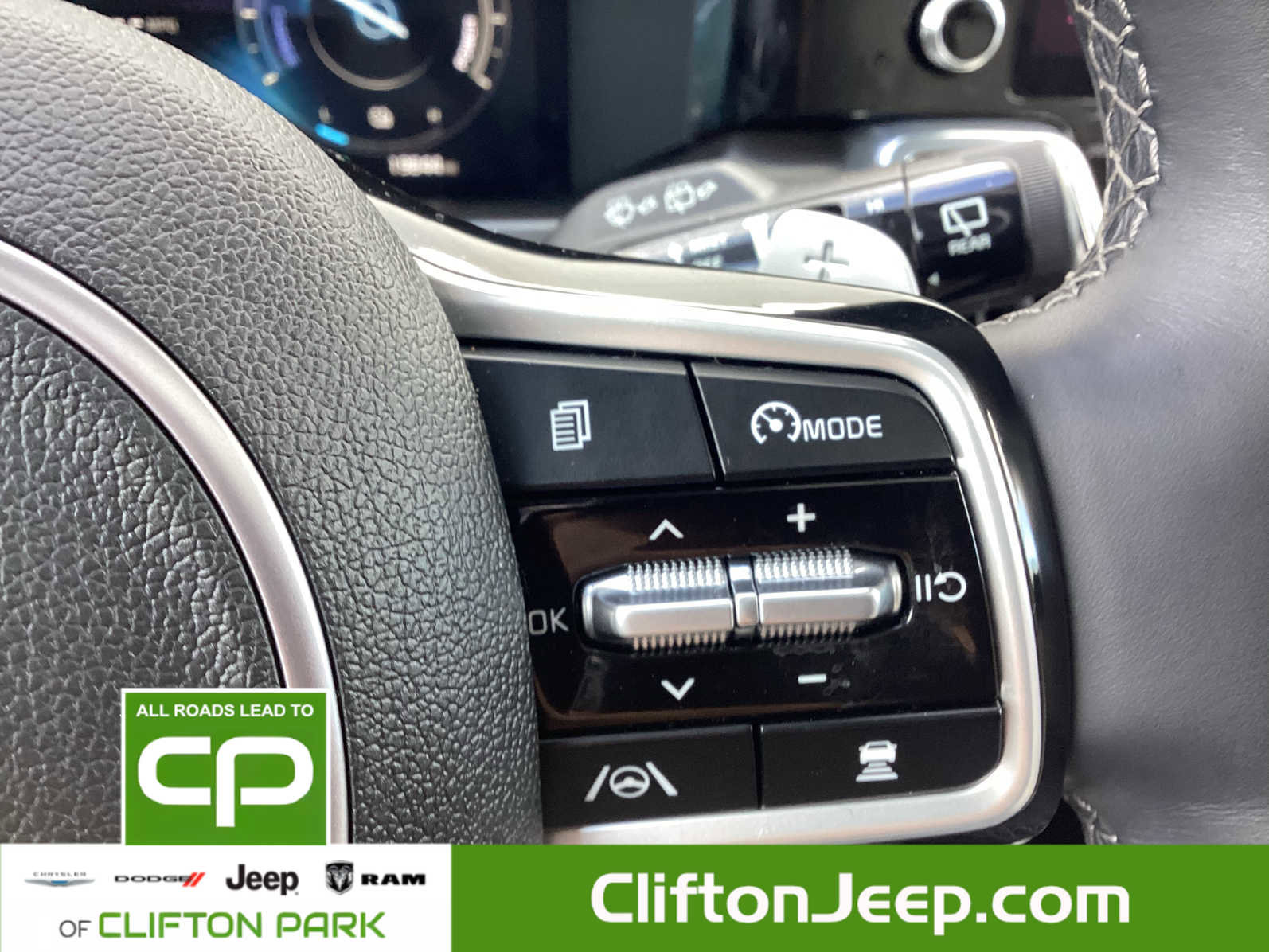 Used 2023 Kia Sorento SX Prestige image 28