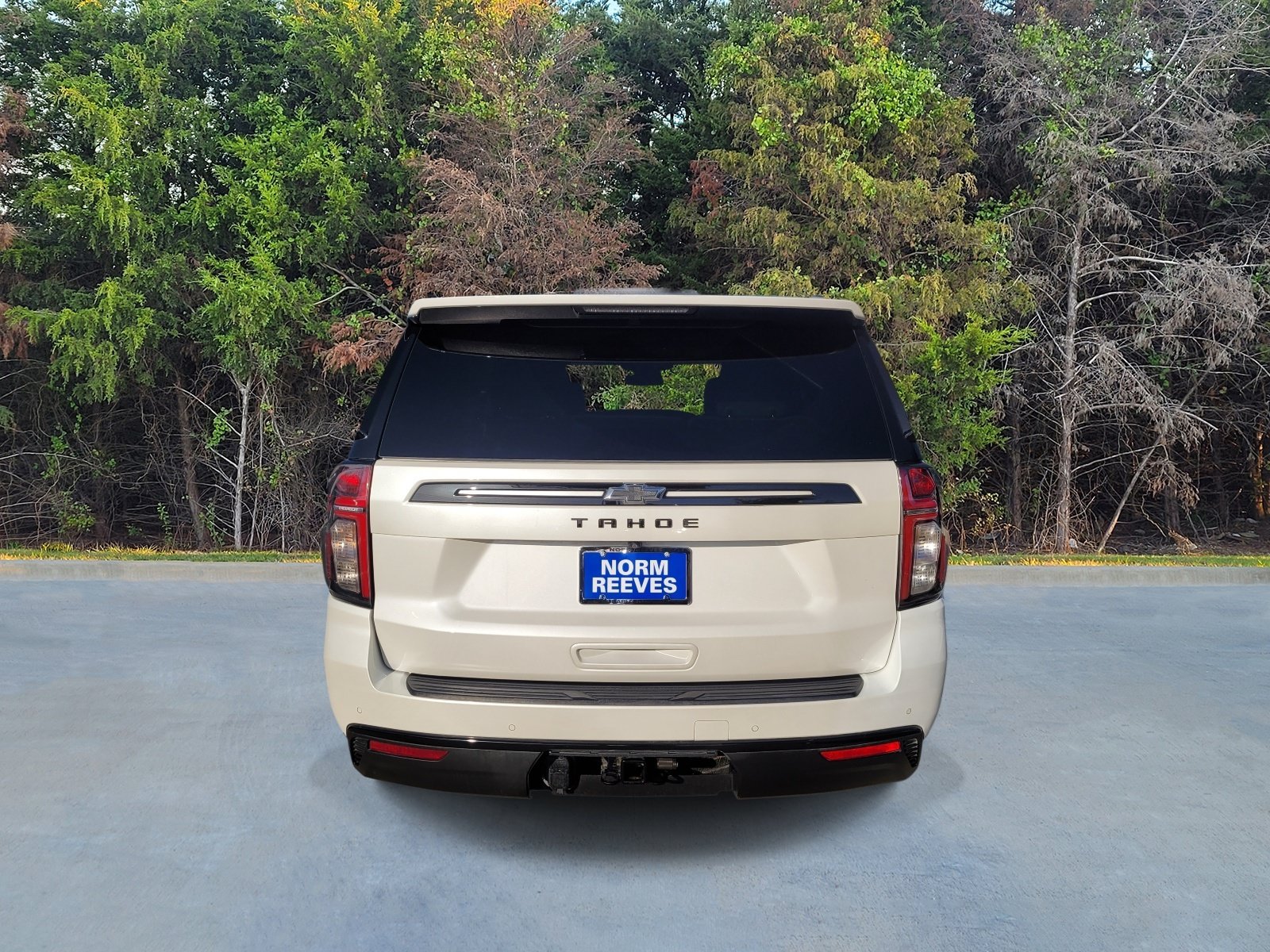 Used 2023 Chevrolet Tahoe Z71 w/ Luxury Package AWD/4WD image 18