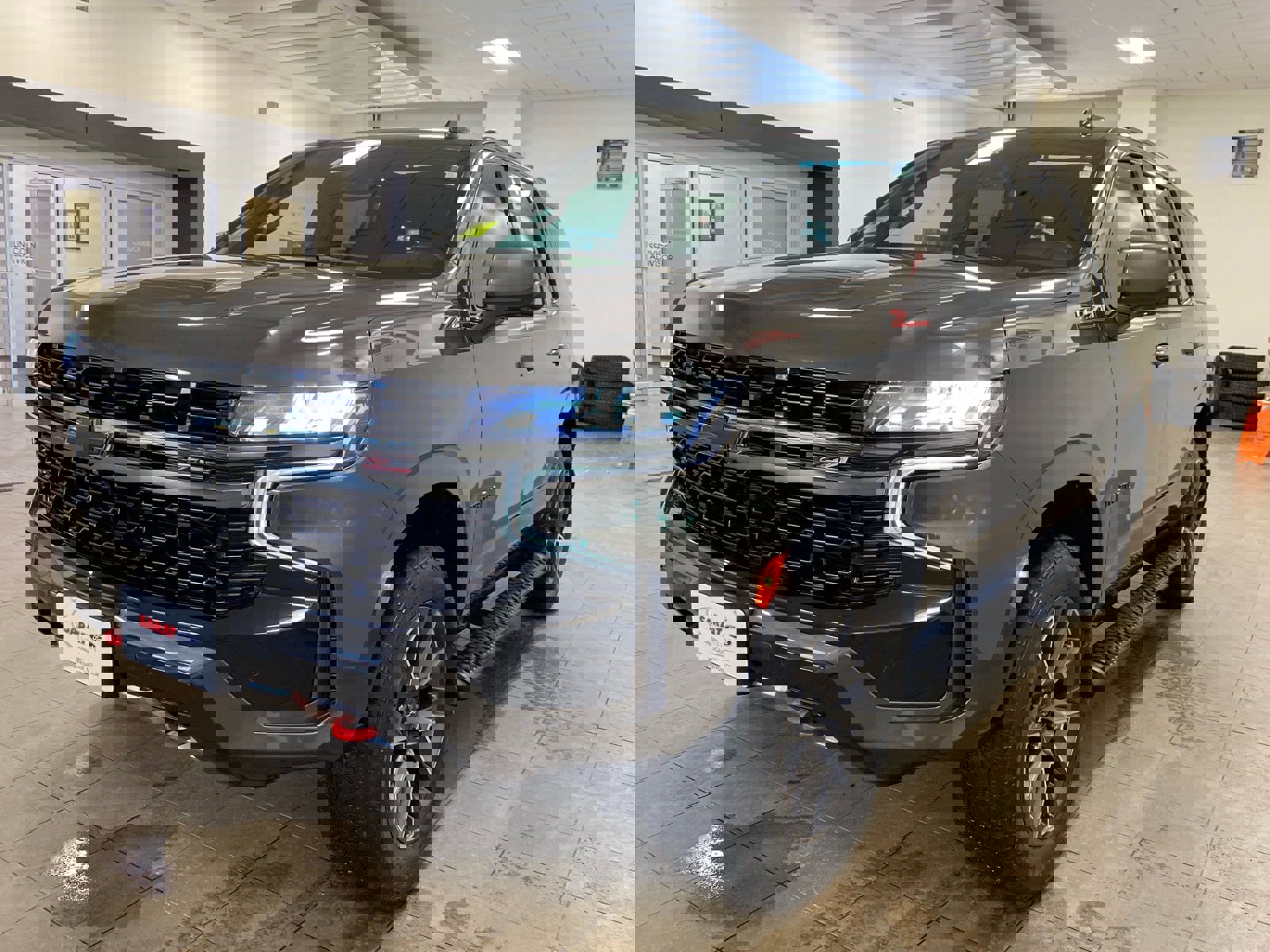 Used 2021 Chevrolet Tahoe Z71 w/ Z71 Signature Package image 4