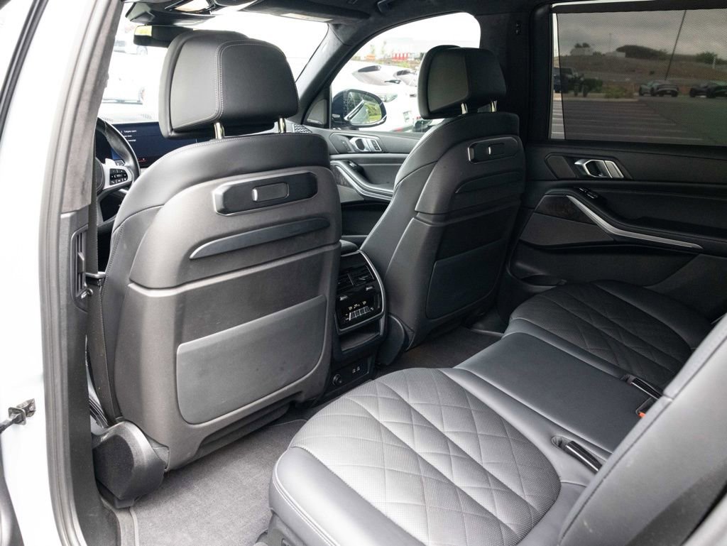 Used 2023 BMW X7 xDrive40i w/ M Sport Package AWD/4WD image 47